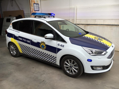 4 VEHÍCULOS POLICIALES